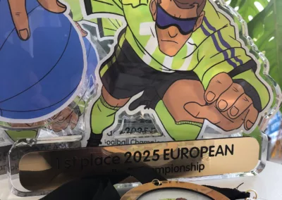 Fabrication de trophées en PMMA personnalisés pour le Championnat d’Europe de Goalball – Expertise 100 % française en Occitanie